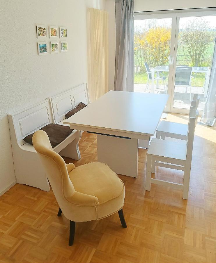 Sonniges 2-Zimmer-Gartenapartment ビーティッヒハイム・ビッシンゲン エクステリア 写真