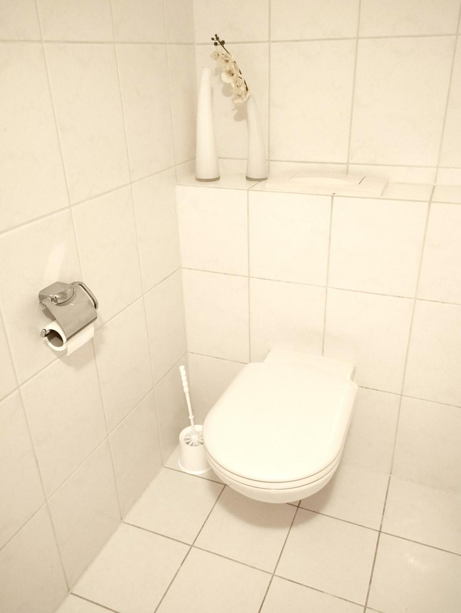 Sonniges 2-Zimmer-Gartenapartment ビーティッヒハイム・ビッシンゲン エクステリア 写真