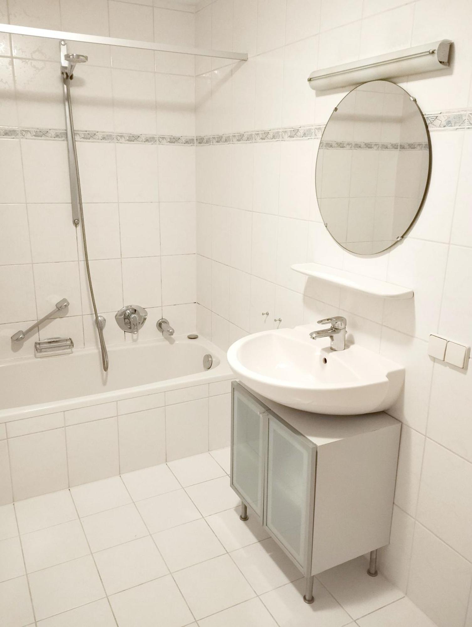 Sonniges 2-Zimmer-Gartenapartment ビーティッヒハイム・ビッシンゲン エクステリア 写真